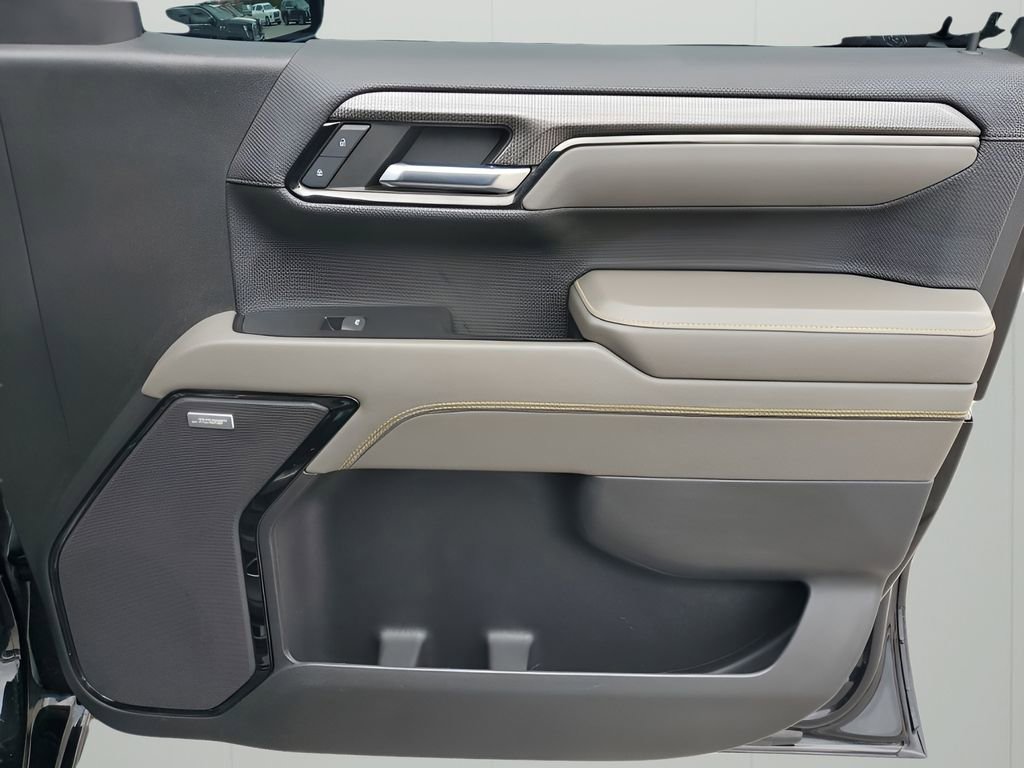 Used 2023 Chevrolet Silverado 1500 ZR2 w/ Technology Package AWD/4WD image 14