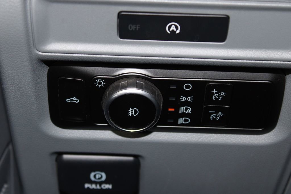 Used 2025 Ford F150 XLT w/ Equipment Group 301A Standard image 40