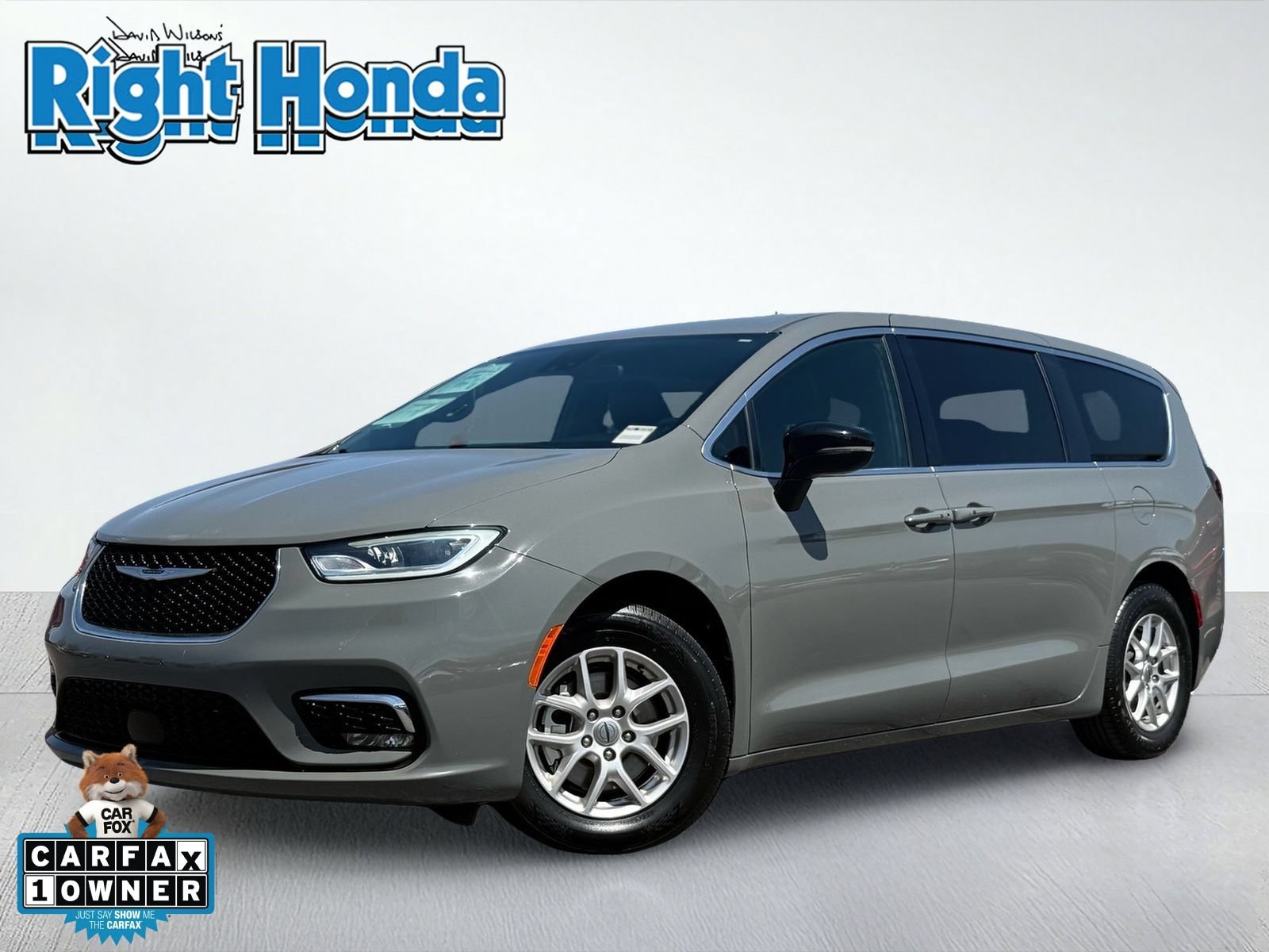 Used 2025 Chrysler Pacifica Select FWD image 1