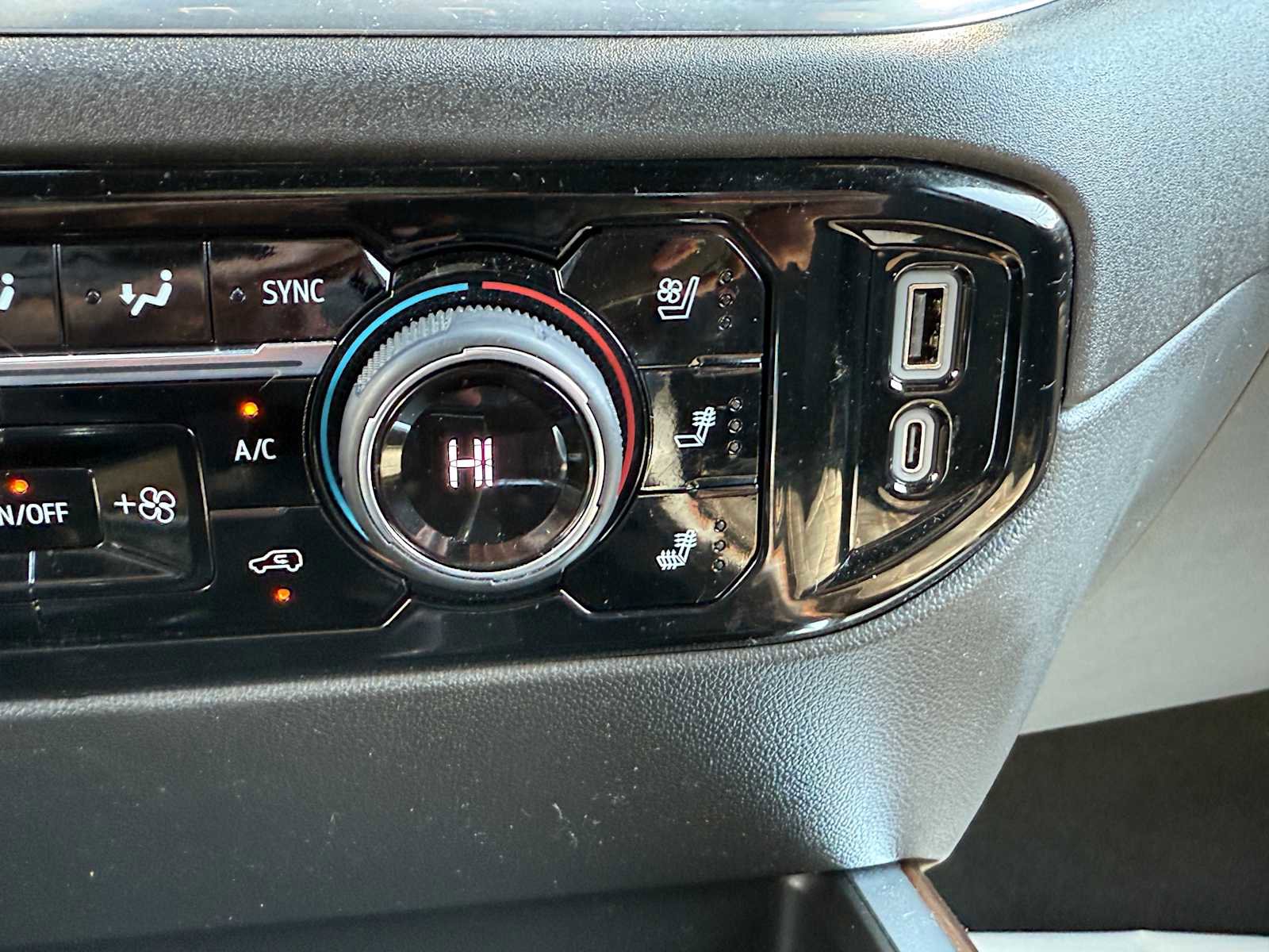 Used 2023 Chevrolet Silverado 1500 High Country w/ Technology Package image 61