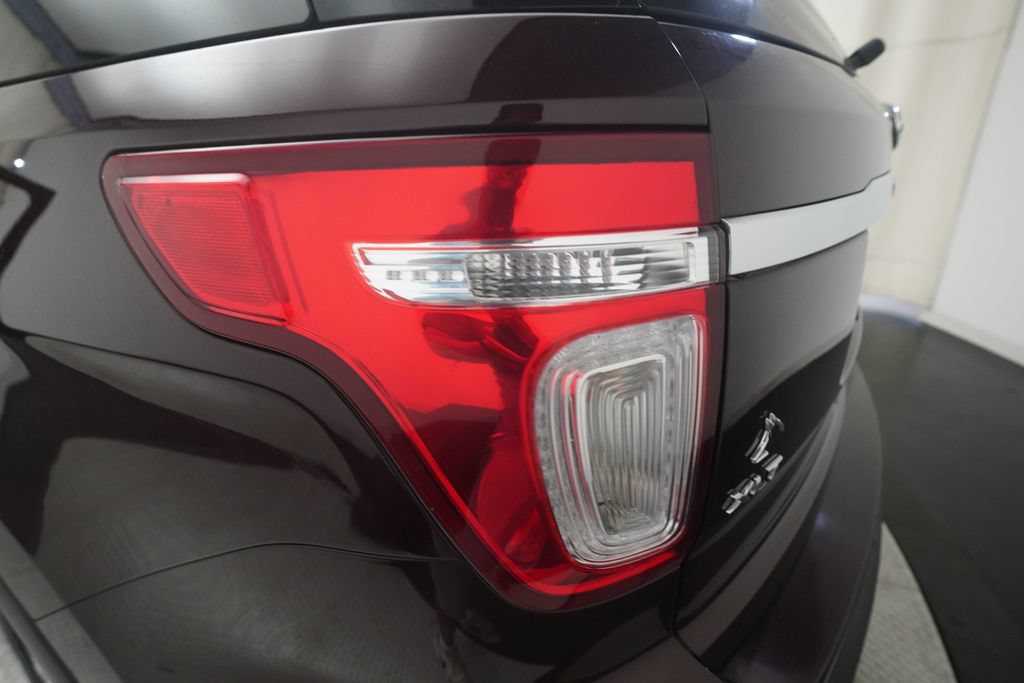 Used 2011 Ford Explorer XLT w/ 202A Rapid Spec Order Code AWD/4WD image 33