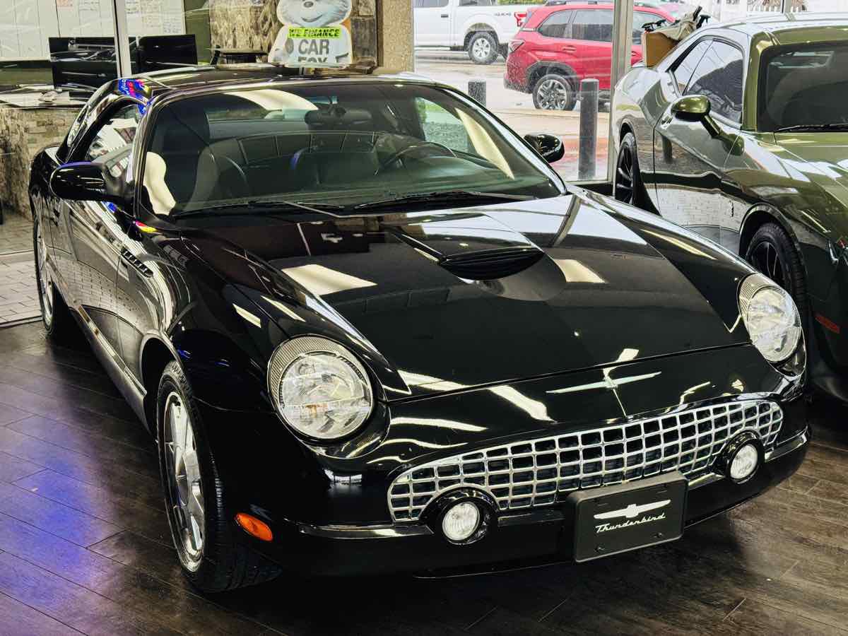 Used 2002 Ford Thunderbird Deluxe image 2