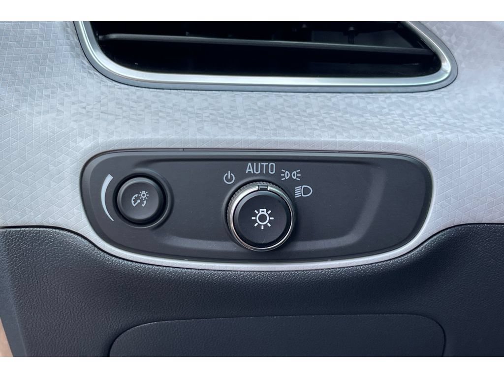 Used 2017 Chevrolet Bolt Premier w/ Driver Confidence II Package FWD image 38