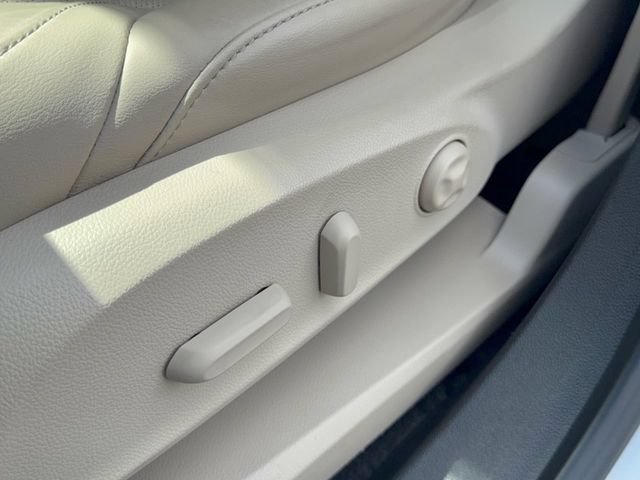 Used 2018 Buick Envision Essence FWD image 14