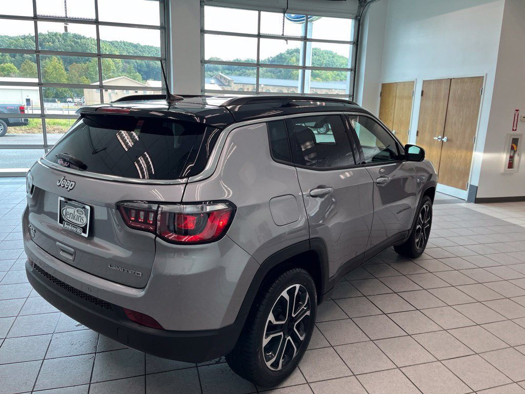 Used 2023 Jeep Compass Limited AWD/4WD image 16