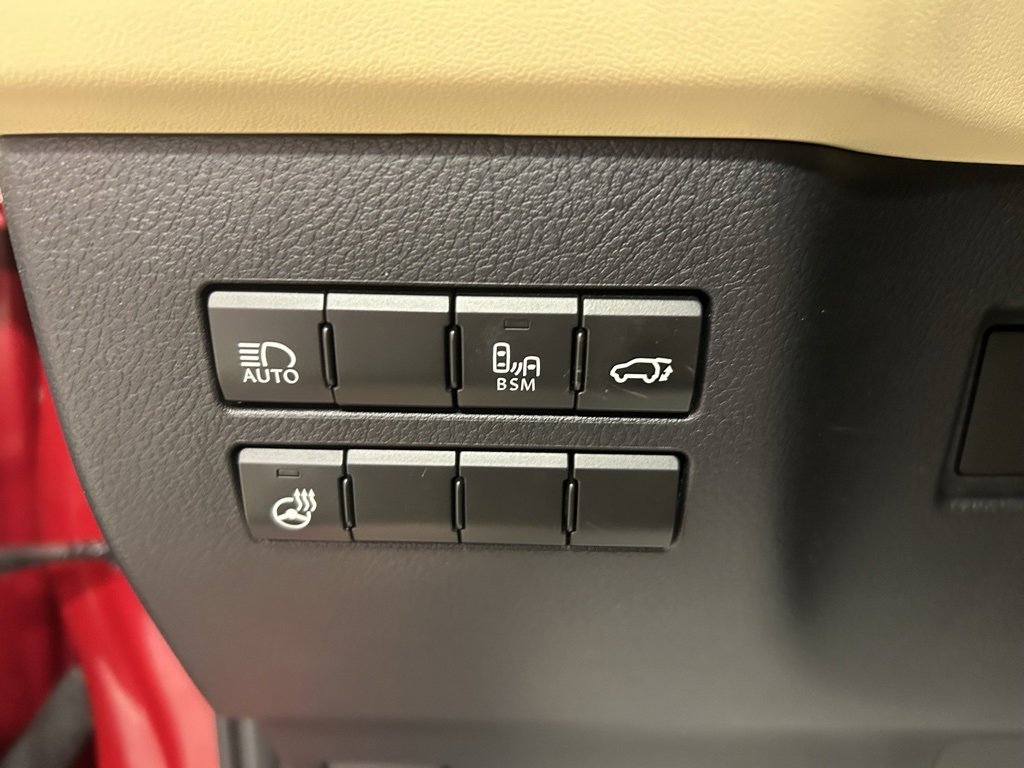 Used 2018 Lexus NX 300h AWD image 13