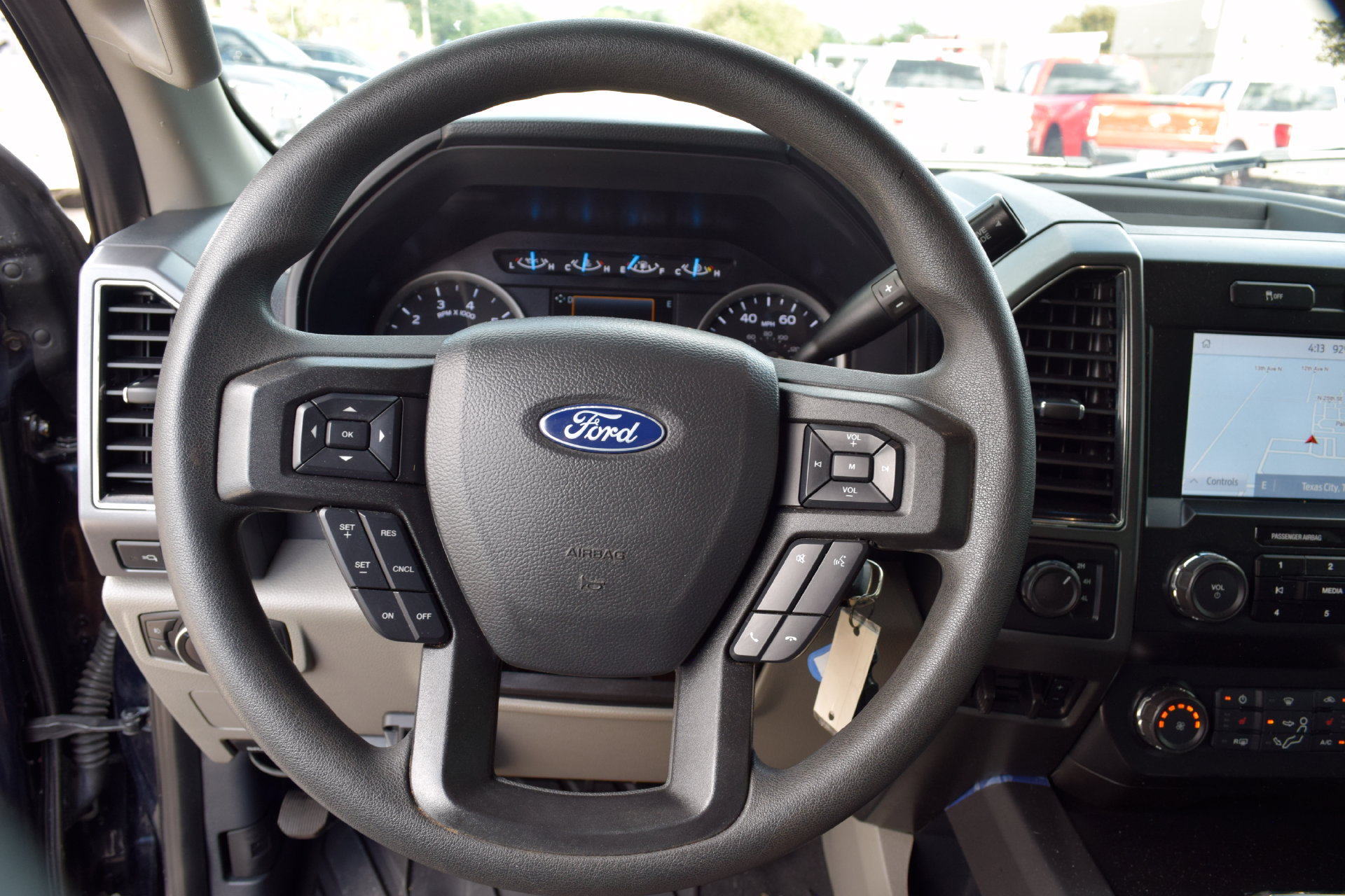 Used 2022 Ford F250 XLT w/ XLT Premium Package AWD/4WD image 6