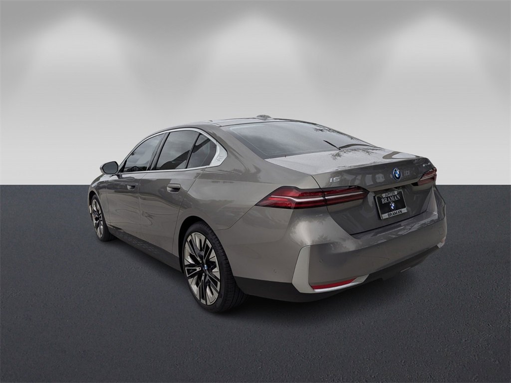 Used 2026 BMW i5 eDrive40 image 7