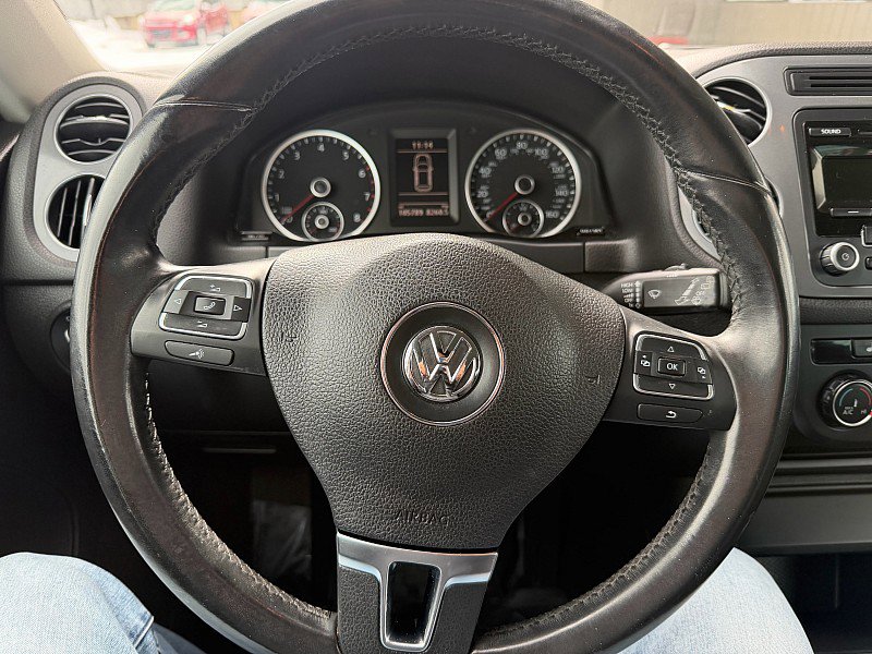 Used 2012 Volkswagen Tiguan SE image 13
