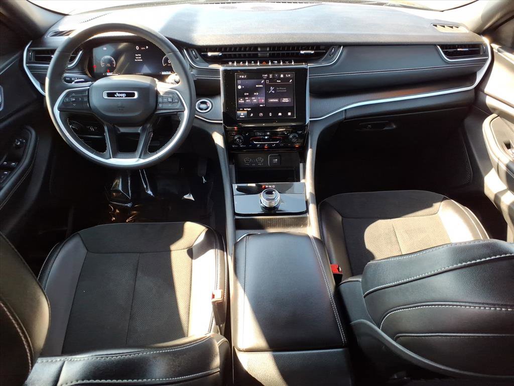 Used 2024 Jeep Grand Cherokee Altitude image 12