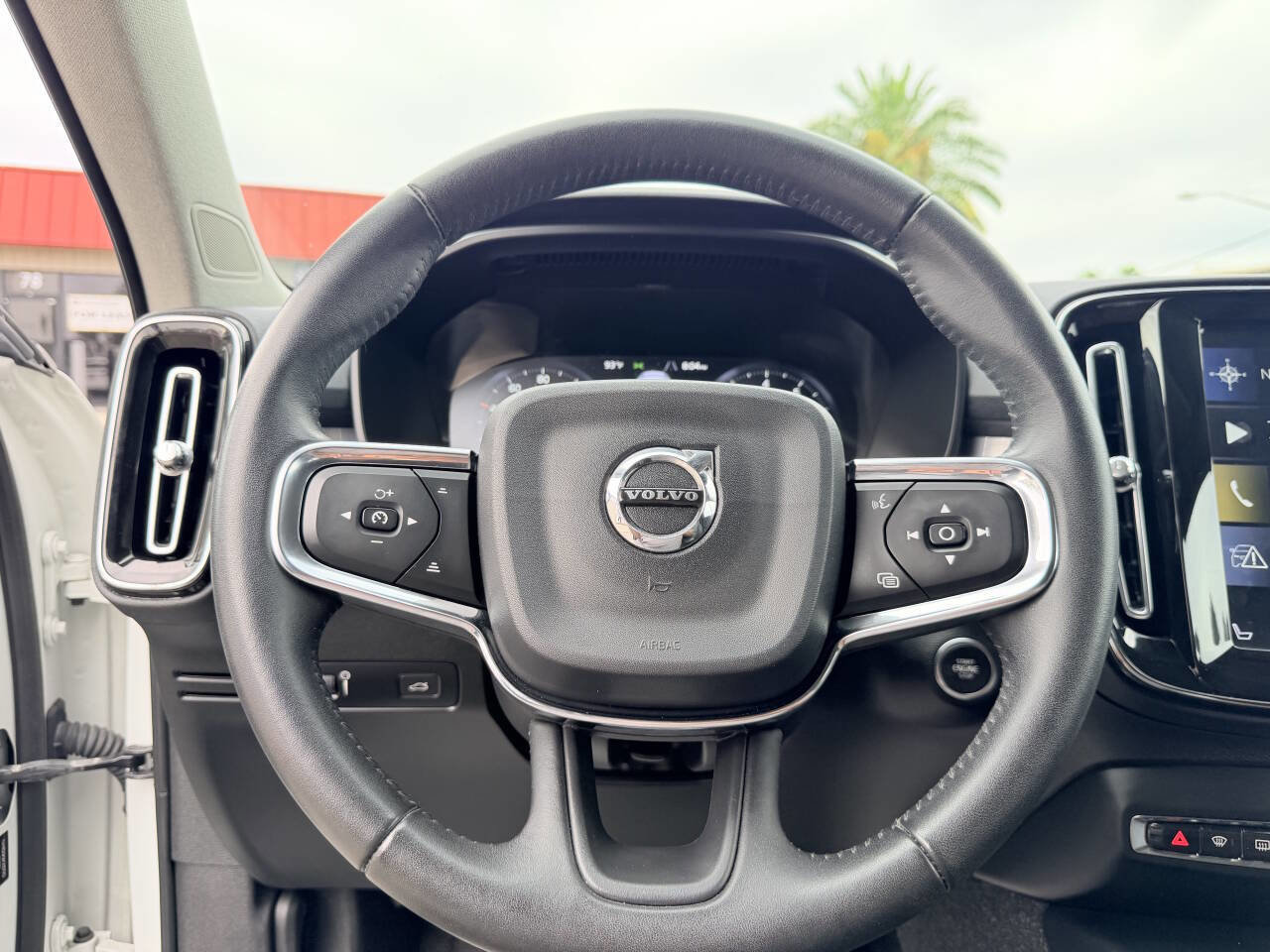 Used 2019 Volvo XC40 T5 Momentum AWD/4WD image 12