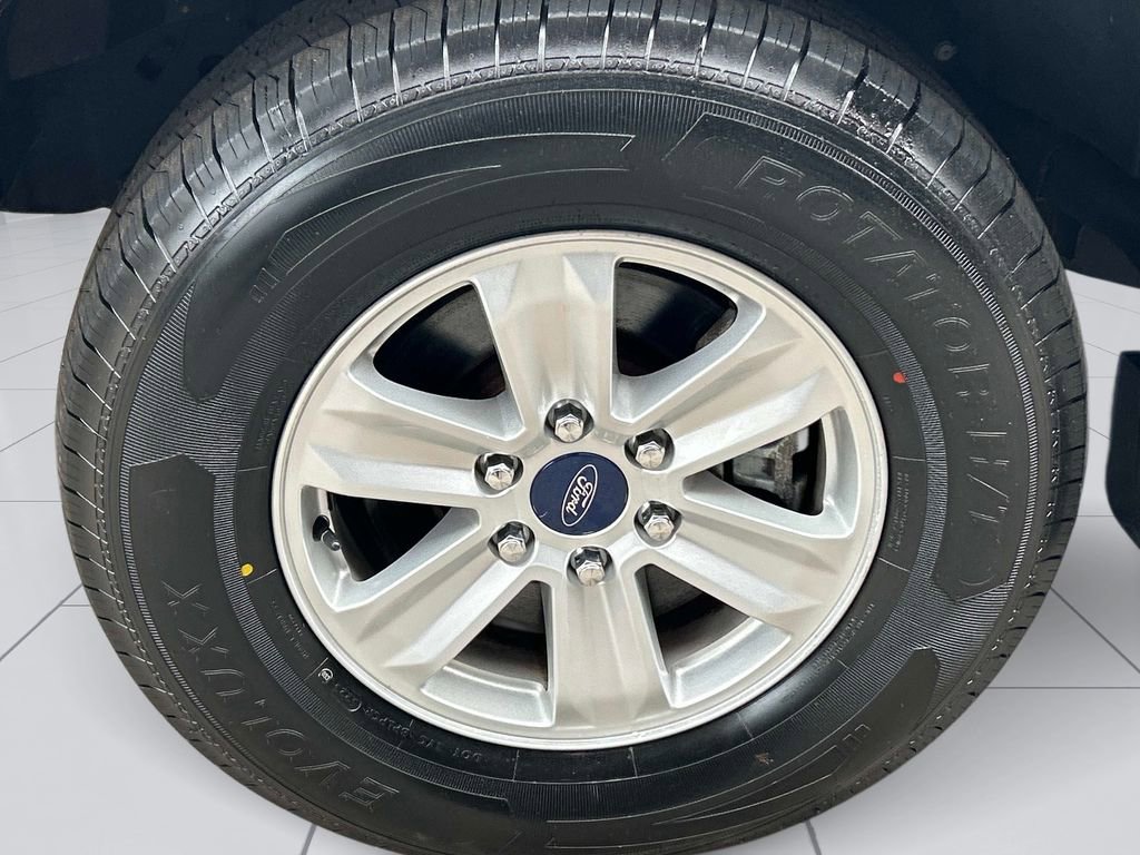 Used 2018 Ford F150 XLT w/ Trailer Tow Package image 9