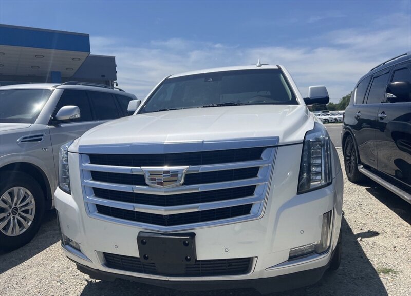 Used 2016 Cadillac Escalade Premium AWD/4WD image 4