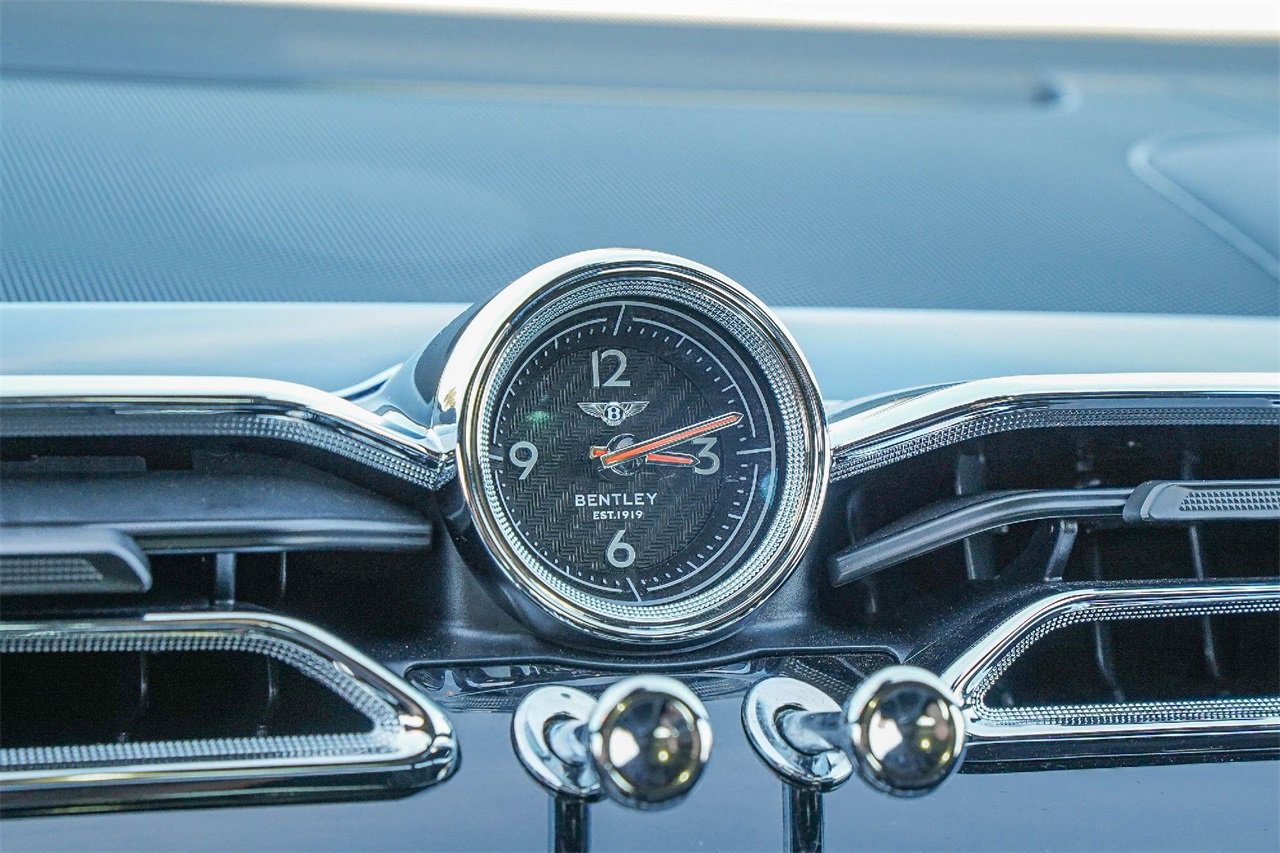 Used 2023 Bentley Bentayga image 28