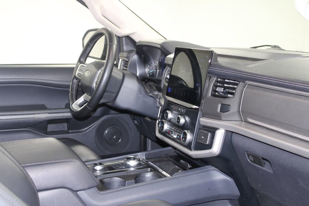 Used 2024 Ford Expedition Max XLT image 33