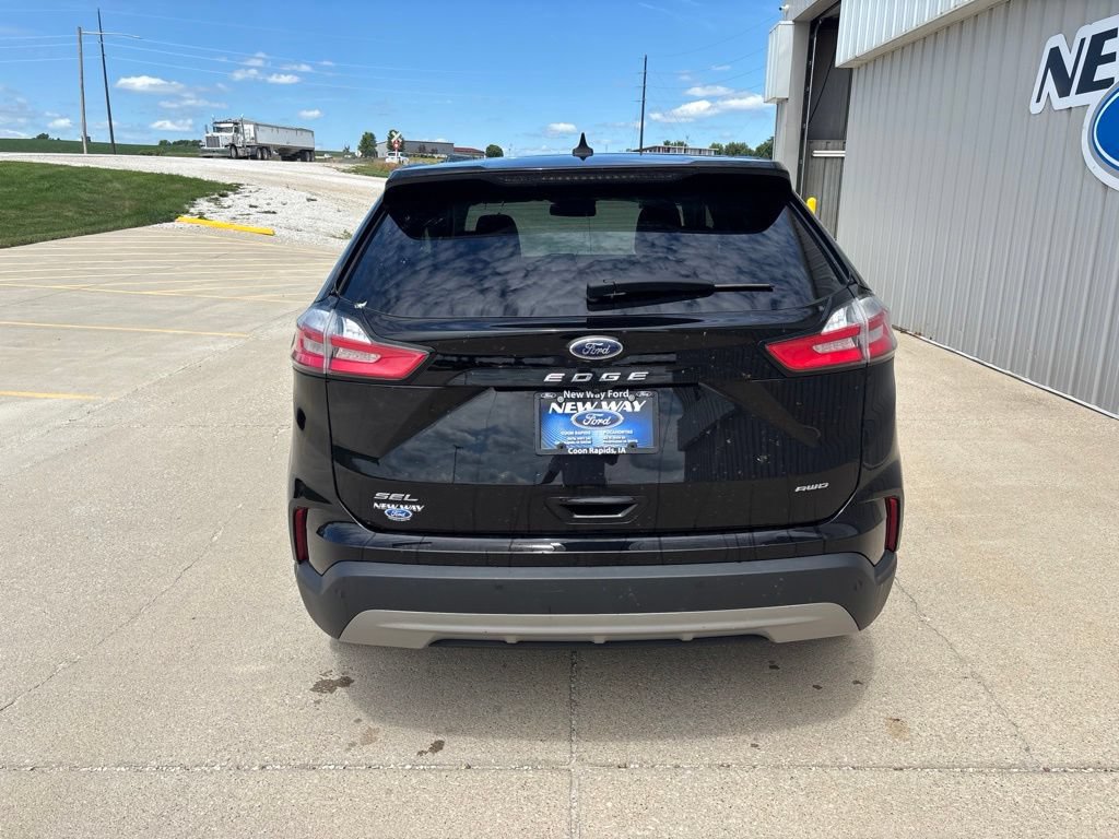 Used 2024 Ford Edge SEL w/ Convenience Package AWD/4WD image 5