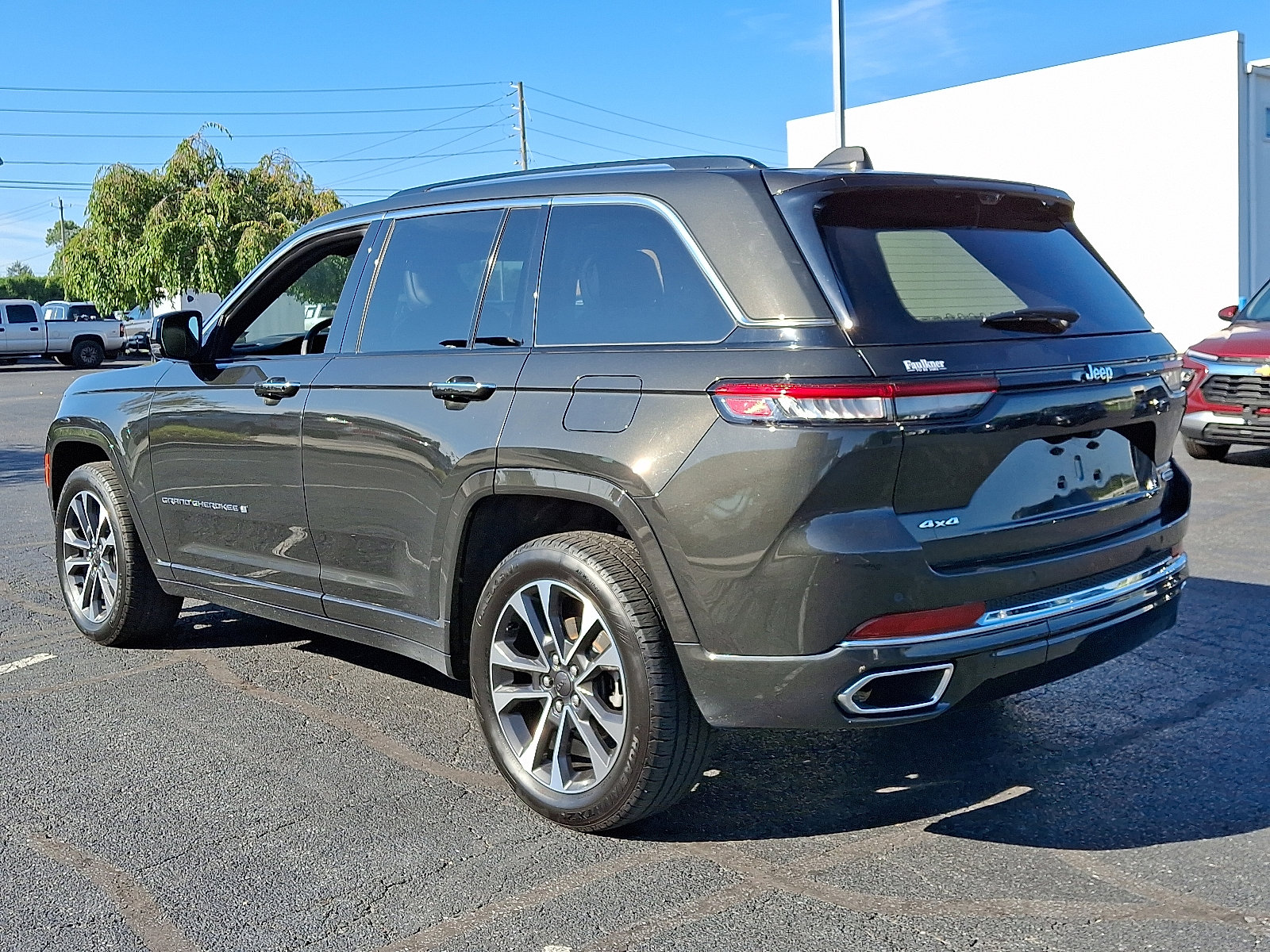 Used 2023 Jeep Grand Cherokee Overland w/ Luxury Tech Group IV image 4