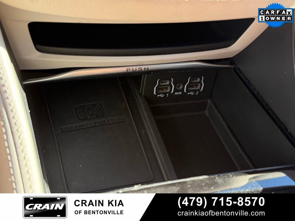 Used 2023 Chrysler Pacifica Limited image 19