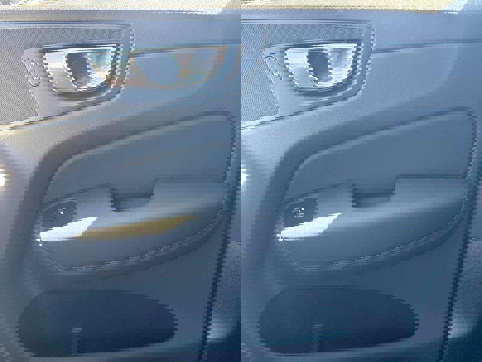 New 2026 Volvo XC60 B5 Plus w/ Climate Package image 21