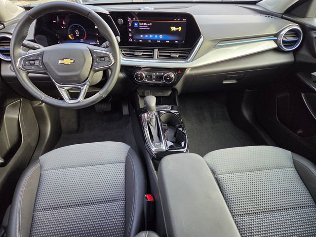 Certified 2025 Chevrolet Trax LT w/ LT Convenience Package FWD image 16