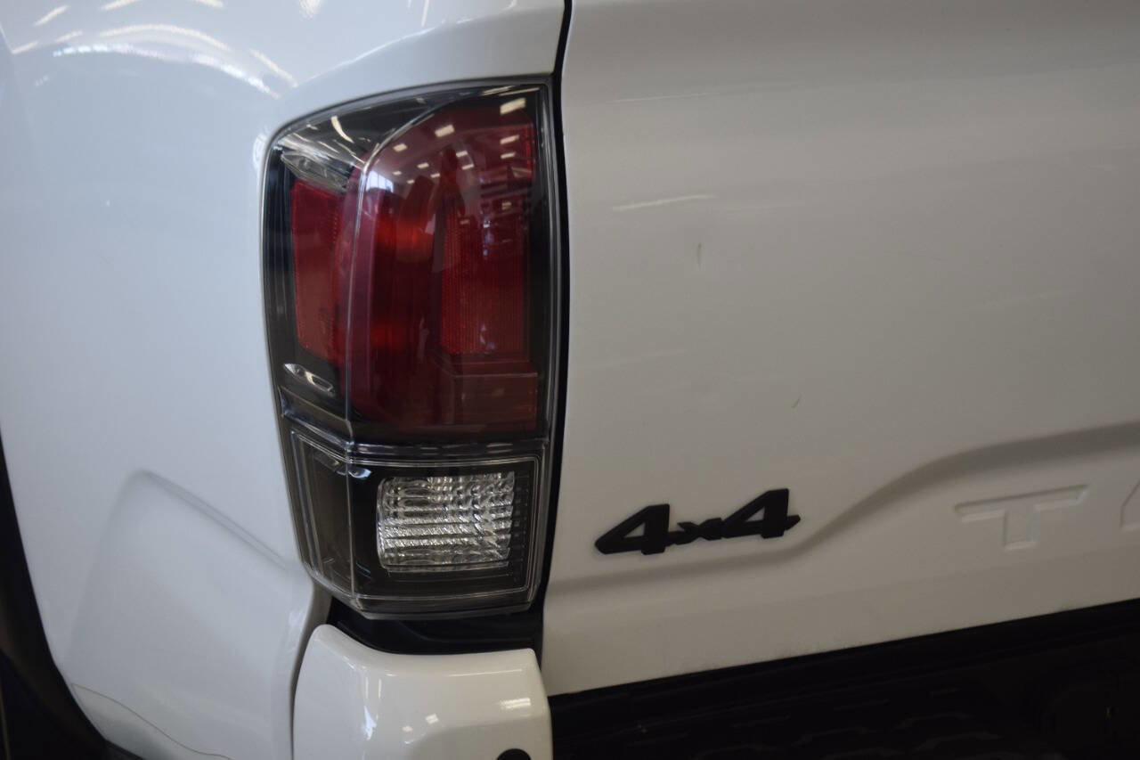 Used 2017 Toyota Tacoma TRD Pro AWD/4WD image 50