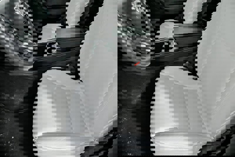 Used 2022 Tesla Model Y Long Range image 17