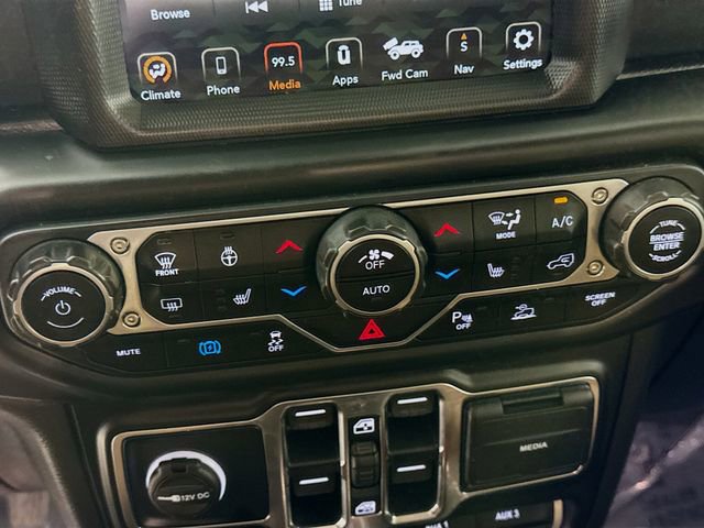 Used 2022 Jeep Wrangler Unlimited Sahara w/ Cold Weather Group image 15