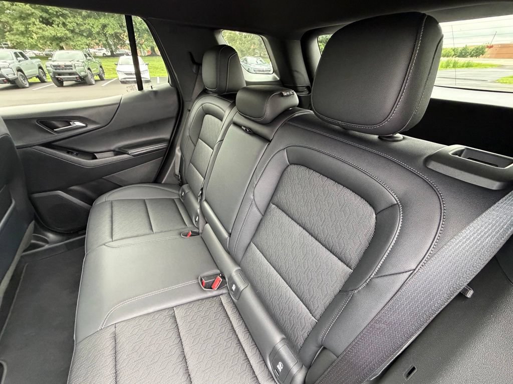Used 2026 Chevrolet Equinox LT w/ Convenience Package II FWD image 8