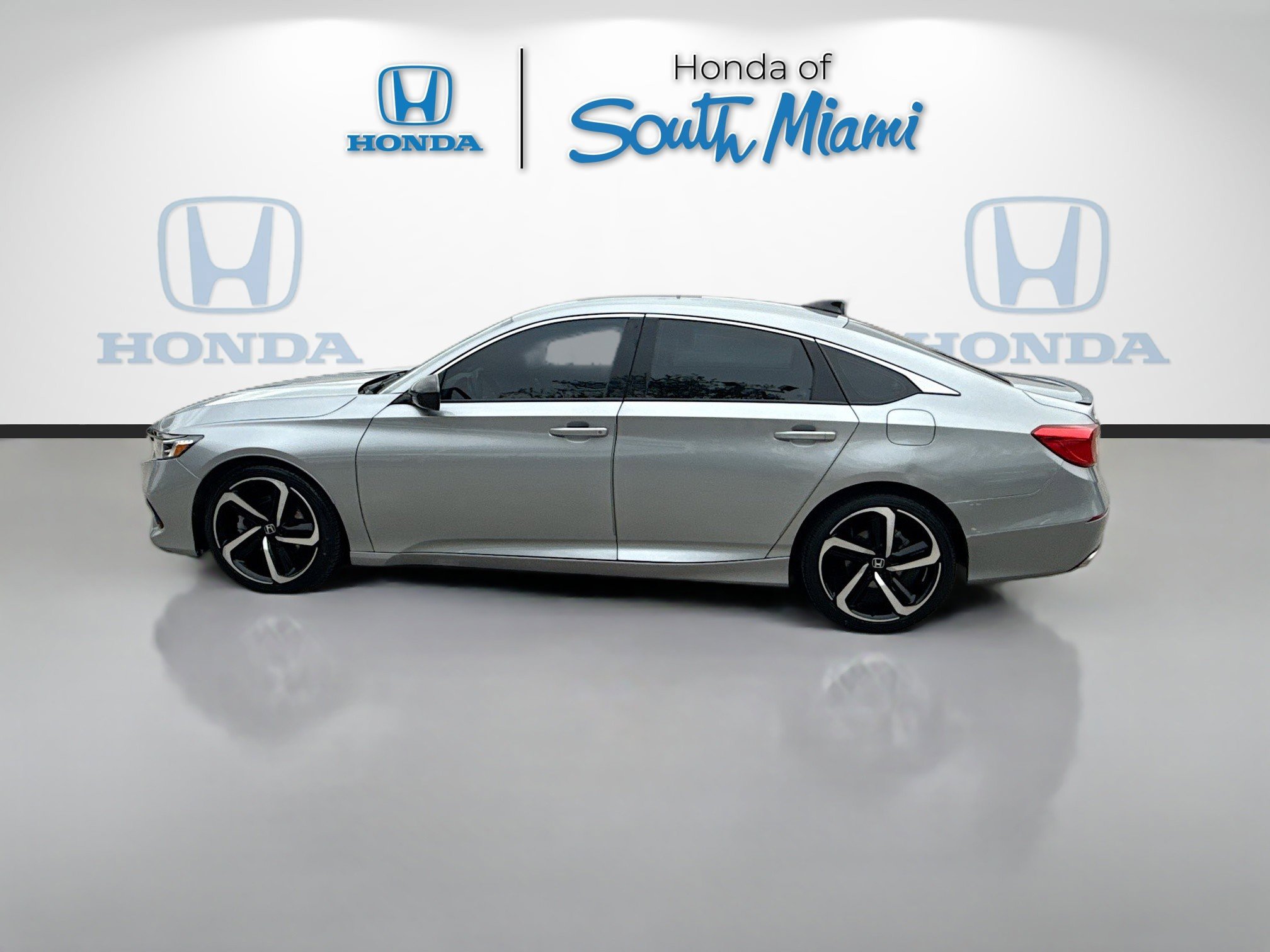 Used 2022 Honda Accord Sport image 4