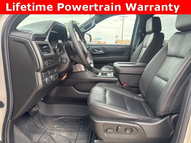 Used 2024 Chevrolet Suburban RST w/ Luxury Package image 2