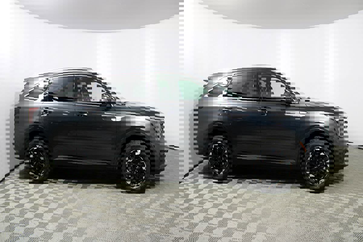 Used 2024 Kia Sorento S image 37