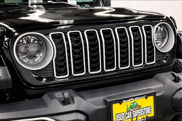 Used 2026 Jeep Wrangler Unlimited Sahara AWD/4WD image 35