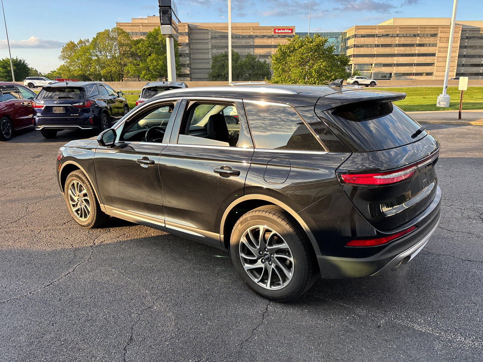 Certified 2022 Lincoln Corsair FWD image 5