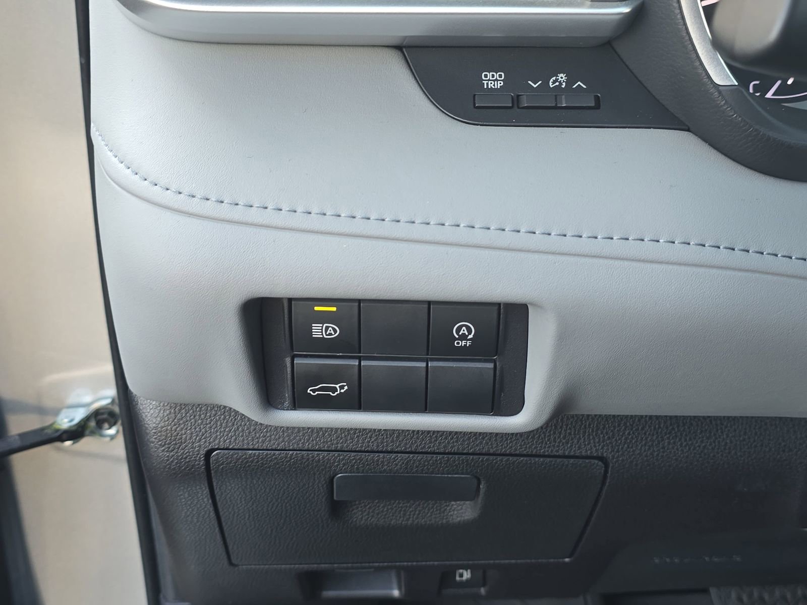 Used 2023 Toyota Highlander XLE image 35