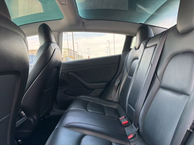Used 2019 Tesla Model 3 Standard Range Plus image 18