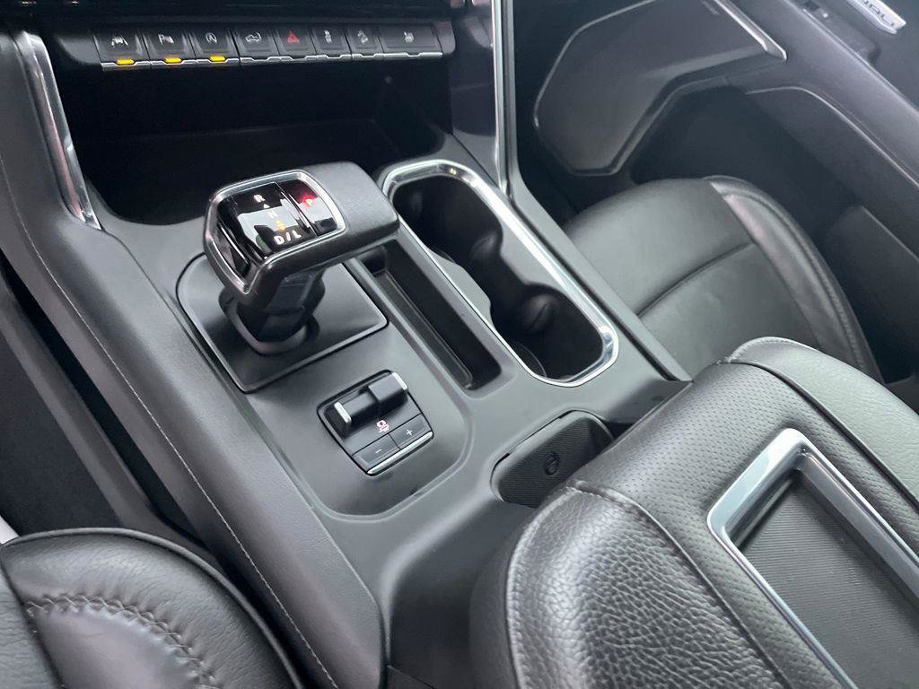 Used 2022 GMC Sierra 1500 Denali w/ Technology Package AWD/4WD image 16