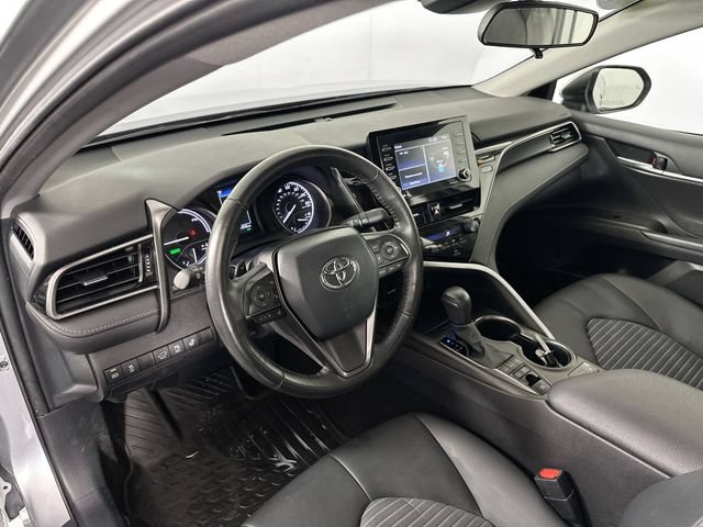 Used 2023 Toyota Camry SE w/ Cold Weather Package FWD image 17
