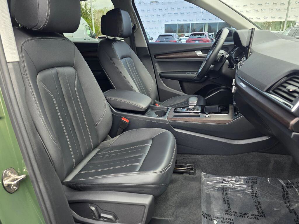 Used 2023 Audi Q5 2.0T Premium w/ Convenience Package image 28