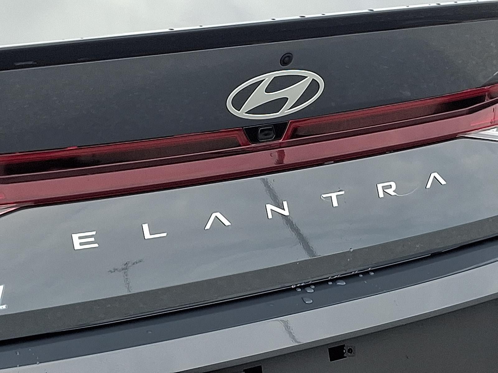 New 2026 Hyundai Elantra SEL Sport FWD image 18