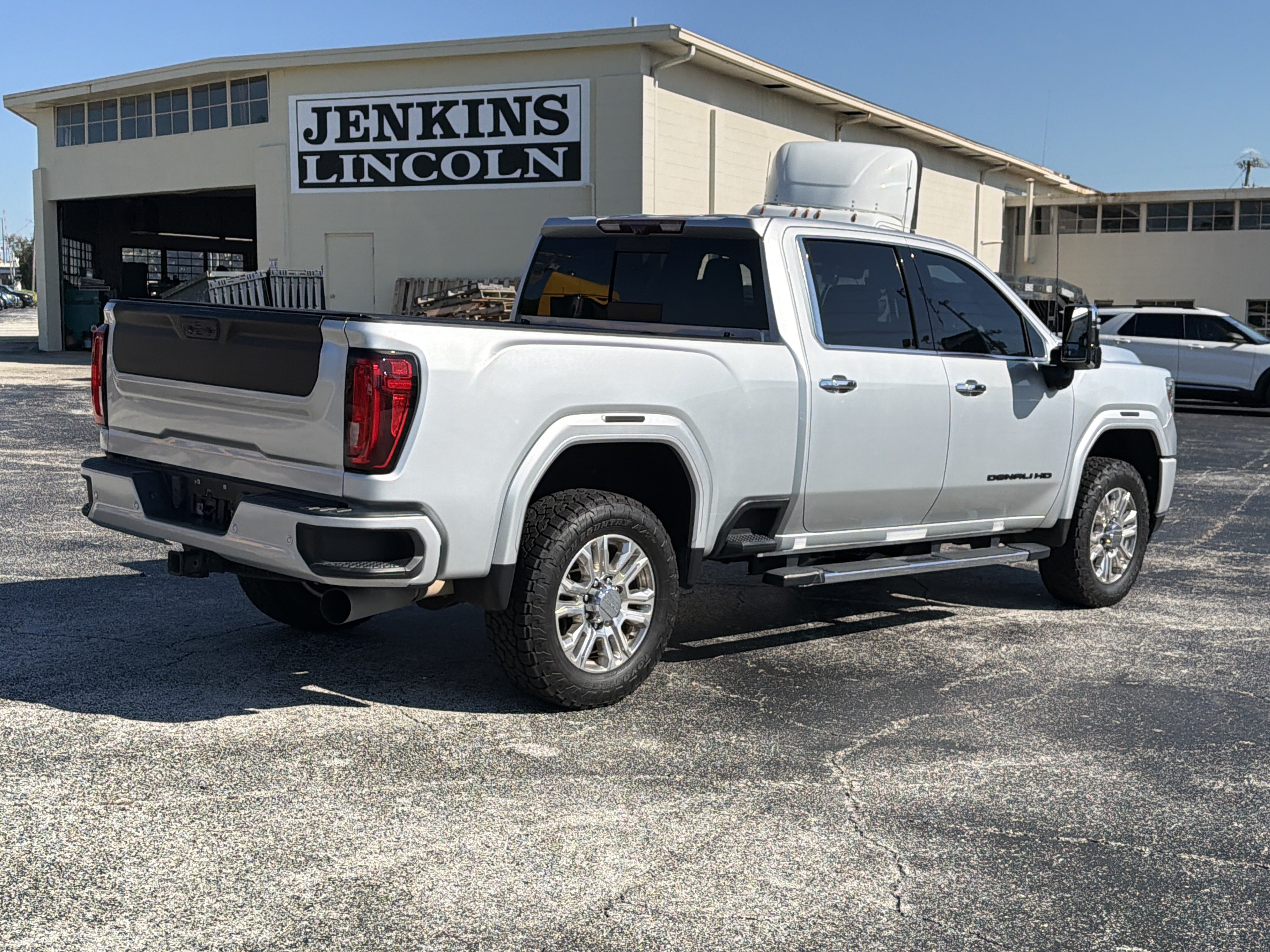 Used 2020 GMC Sierra 2500 Denali w/ Denali Ultimate Package AWD/4WD image 3