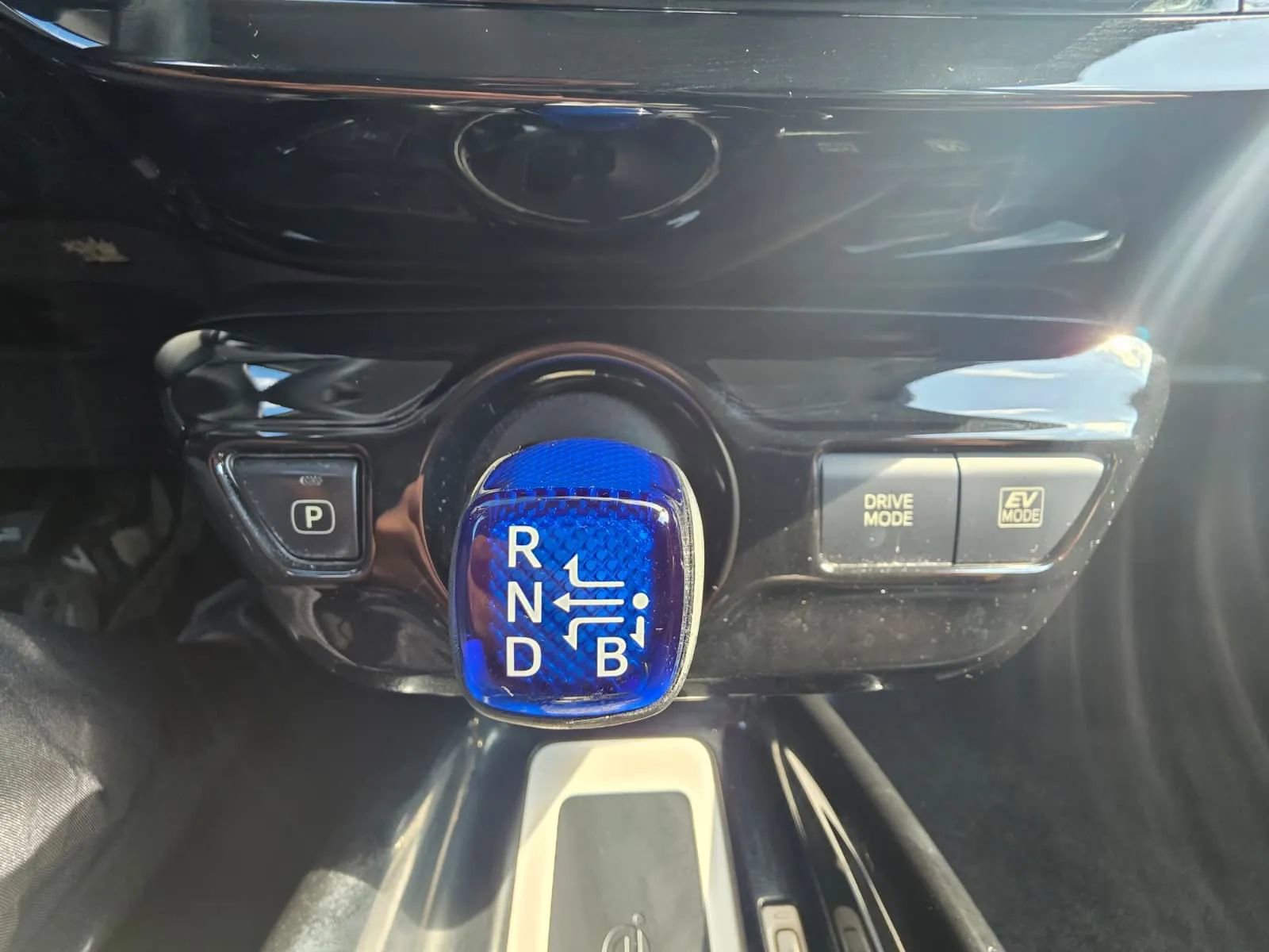 Used 2016 Toyota Prius Four Touring FWD image 22