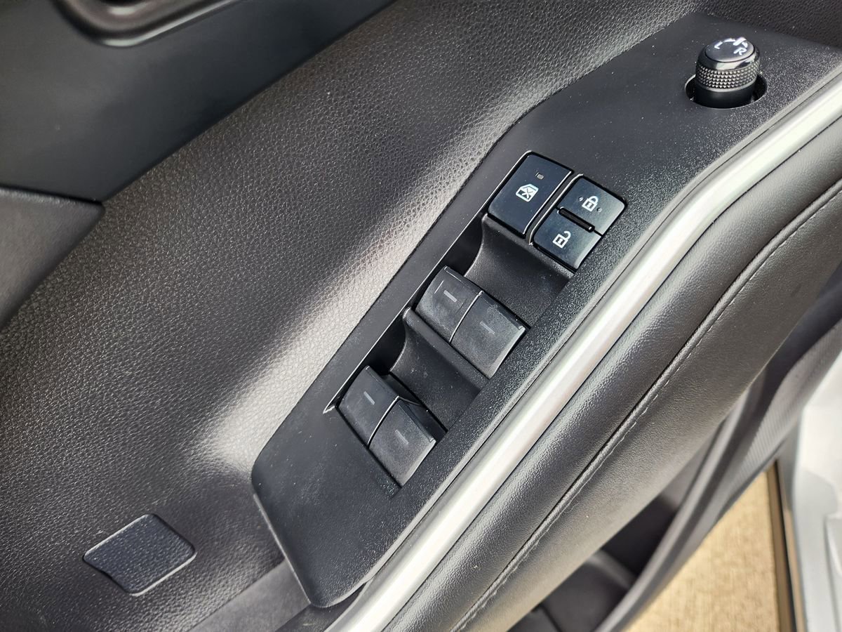 Used 2022 Toyota Highlander XLE FWD image 31