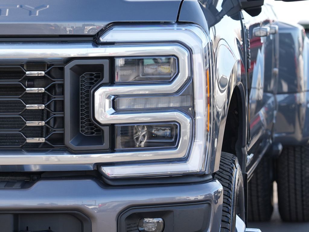 Used 2025 Ford F350 Platinum image 10