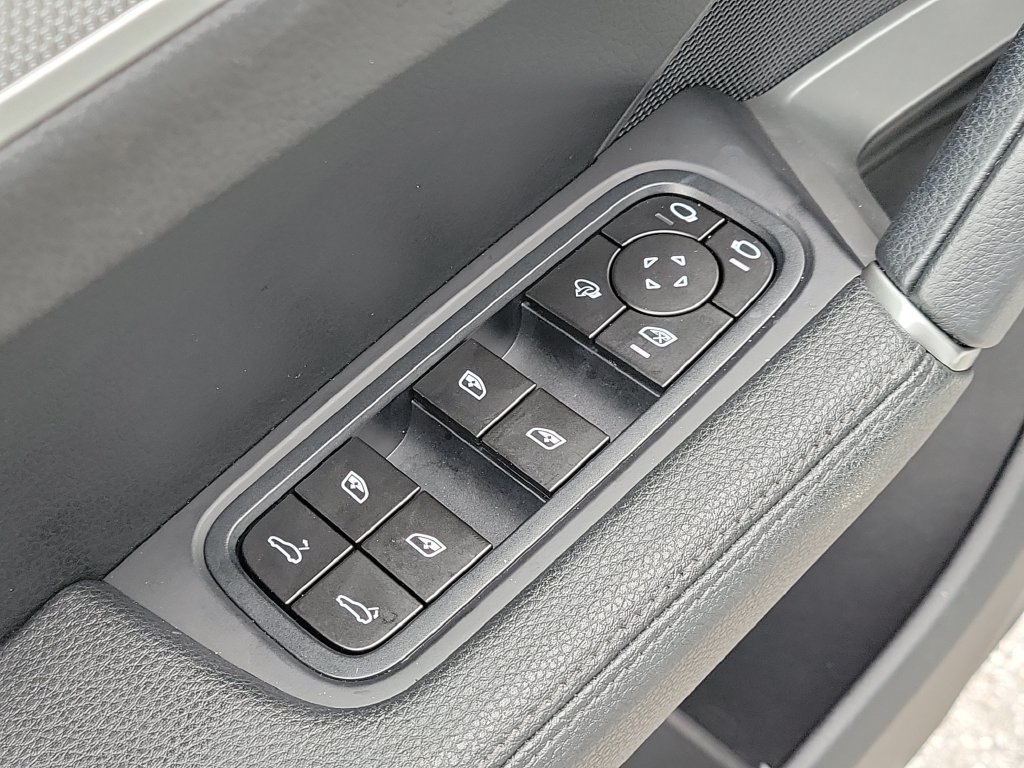 Certified 2026 Porsche Cayenne AWD/4WD image 26