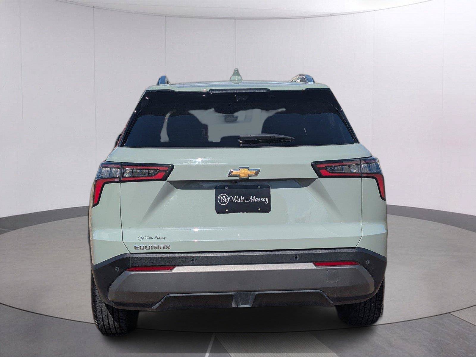 Used 2025 Chevrolet Equinox LT w/ Convenience Package II FWD image 4