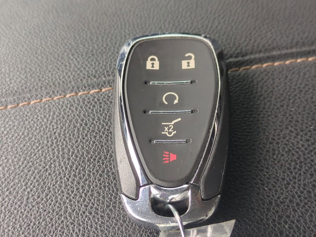 Used 2020 Chevrolet Traverse RS image 33