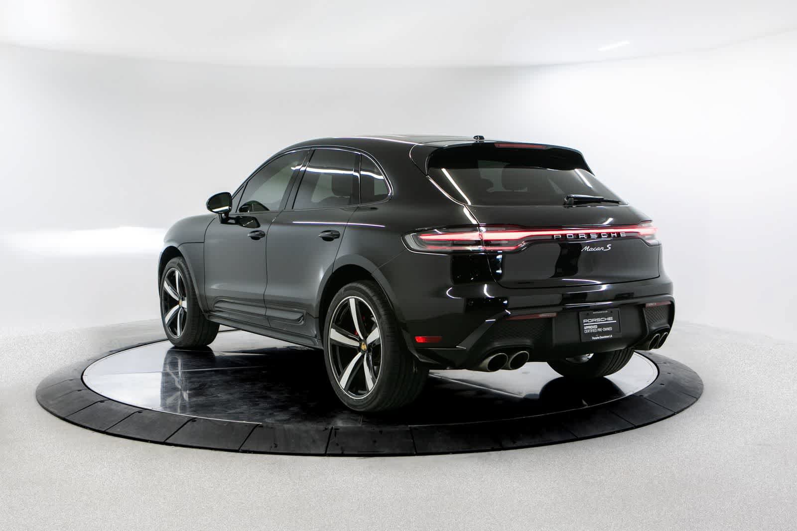 Used 2023 Porsche Macan S AWD/4WD image 3