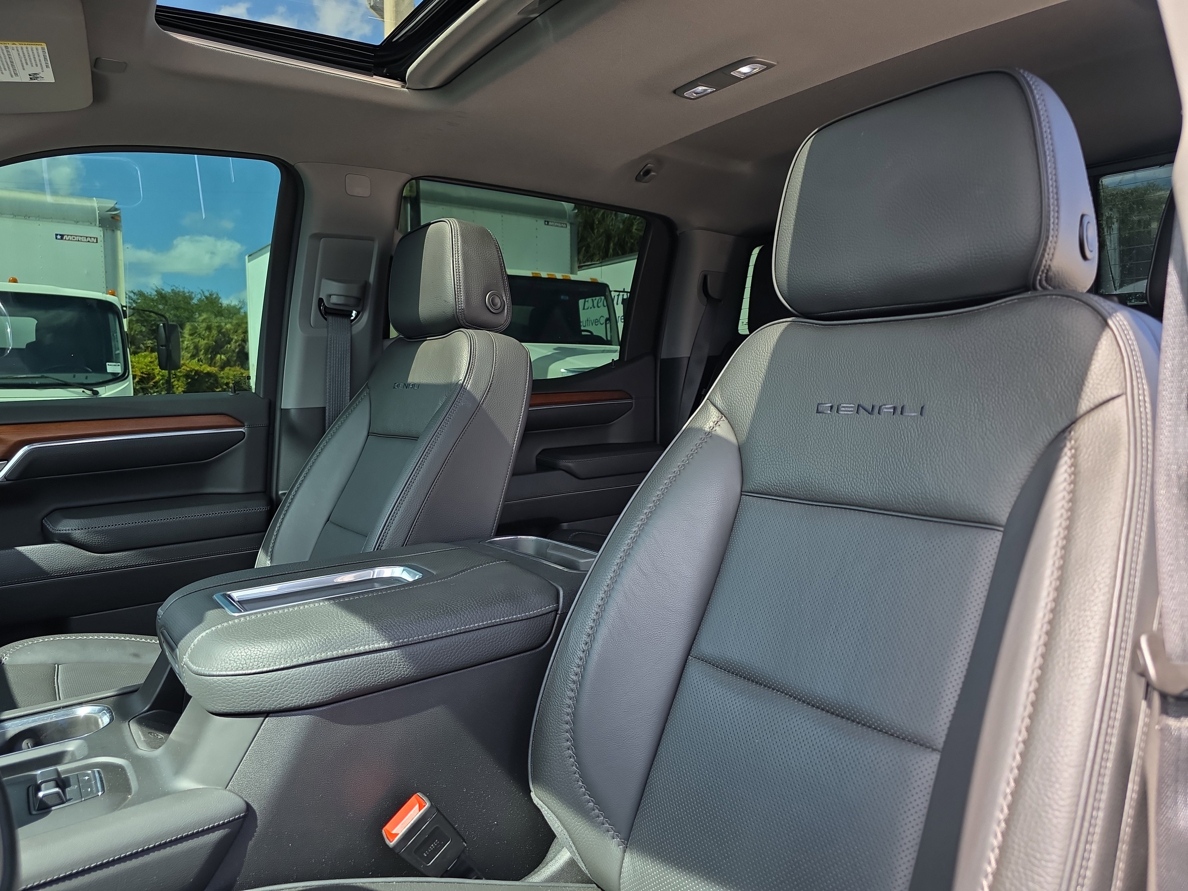 Used 2022 GMC Sierra 1500 Denali w/ Denali Reserve Package AWD/4WD image 23