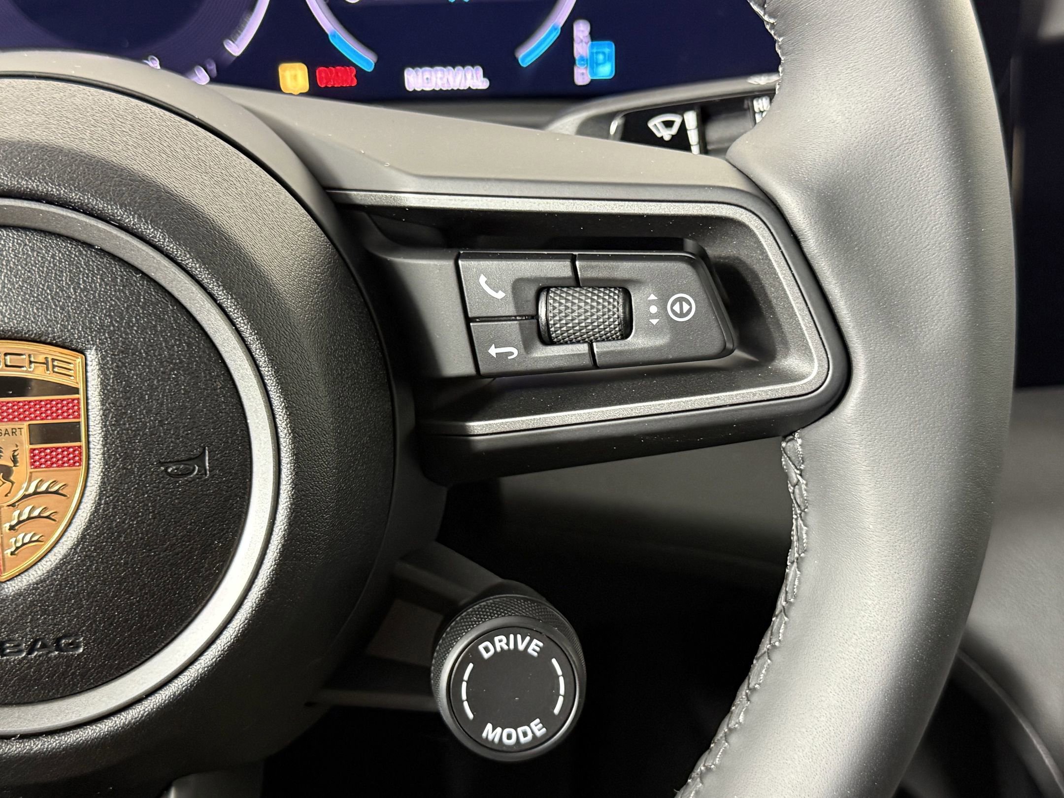 New 2025 Porsche Taycan image 19