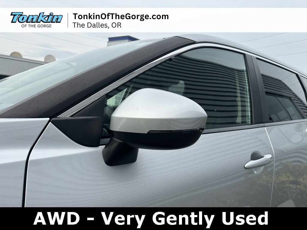 Used 2022 Nissan Rogue SV image 11